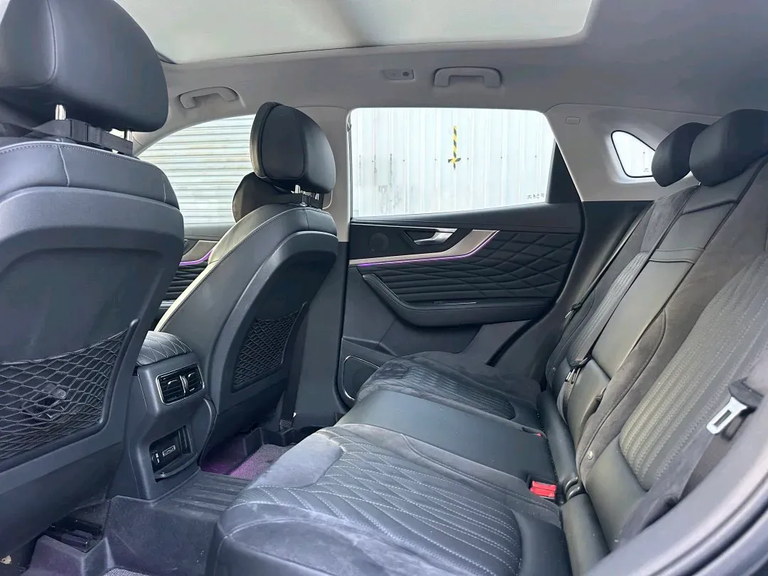 2022 HongQi HS5 2.0T 224HP L4 6AT,autocango,china used car exporter,china ev exporter,chinese used car exporter,chinese used ev exporter