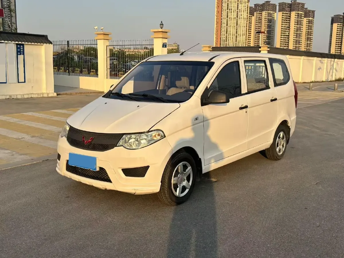 2015 WuLing HongGuang 1.5L 112HP L4 5MT,autocango,china used car exporter,china ev exporter,chinese used car exporter,chinese used ev exporter