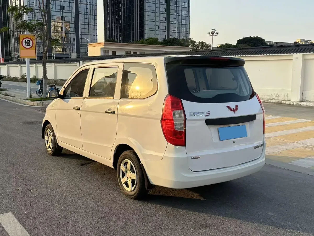 2015 WuLing HongGuang 1.5L 112HP L4 5MT,autocango,china used car exporter,china ev exporter,chinese used car exporter,chinese used ev exporter