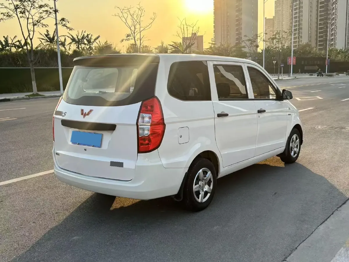 2015 WuLing HongGuang 1.5L 112HP L4 5MT,autocango,china used car exporter,china ev exporter,chinese used car exporter,chinese used ev exporter