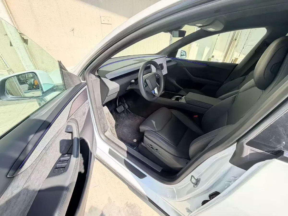 2025 Tesla Model Y L BEV,autocango,china used car exporter,china ev exporter,chinese used car exporter,chinese used ev exporter