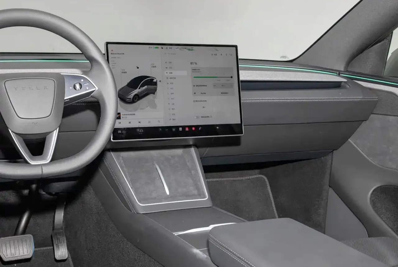 2025 Tesla Model Y L BEV,autocango,china used car exporter,china ev exporter,chinese used car exporter,chinese used ev exporter