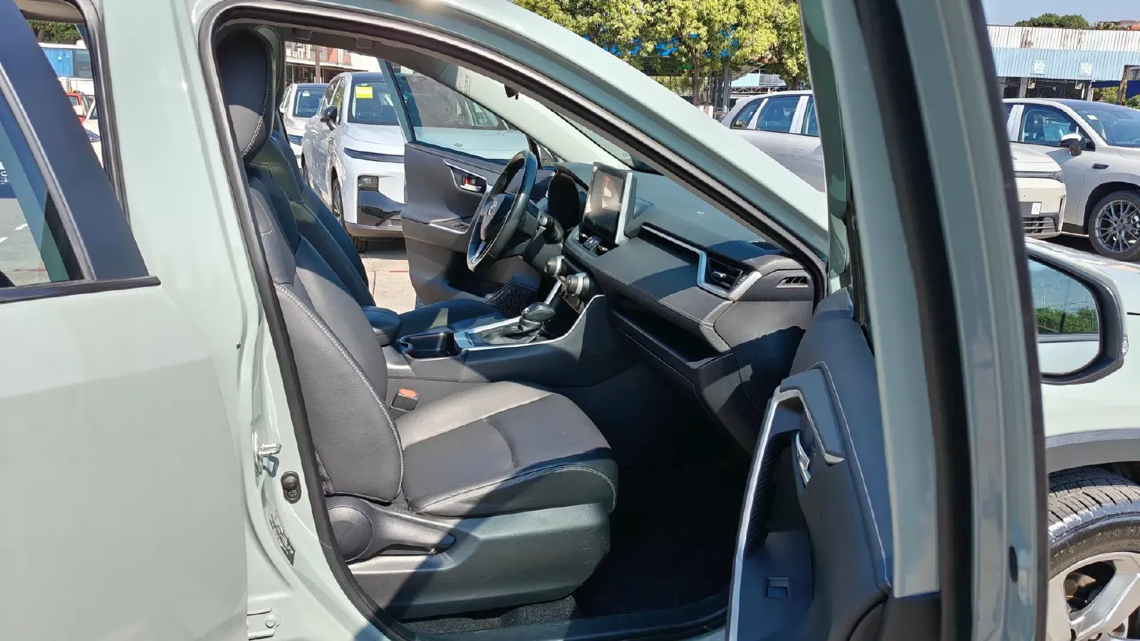 2021 Toyota RAV4 2.0L 171HP L4 CVT,autocango,china used car exporter,china ev exporter,chinese used car exporter,chinese used ev exporter