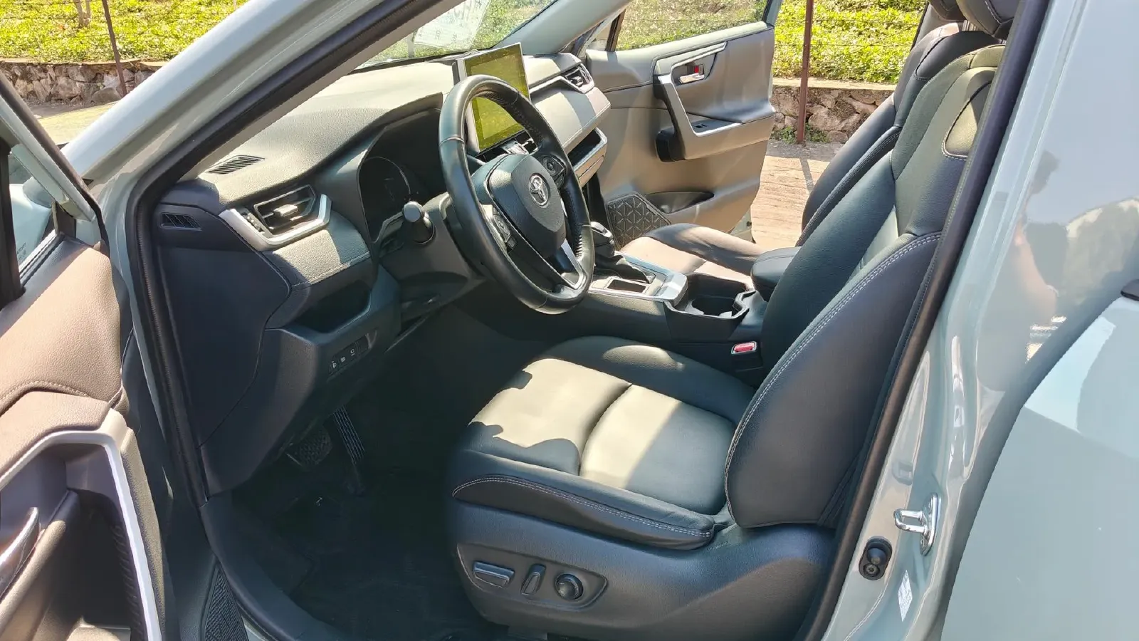 2021 Toyota RAV4 2.0L 171HP L4 CVT,autocango,china used car exporter,china ev exporter,chinese used car exporter,chinese used ev exporter