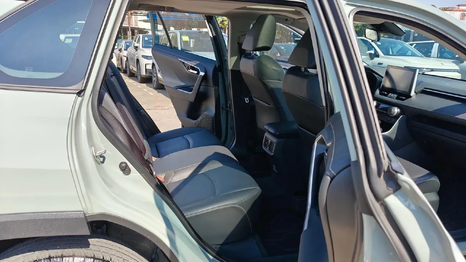 2021 Toyota RAV4 2.0L 171HP L4 CVT,autocango,china used car exporter,china ev exporter,chinese used car exporter,chinese used ev exporter