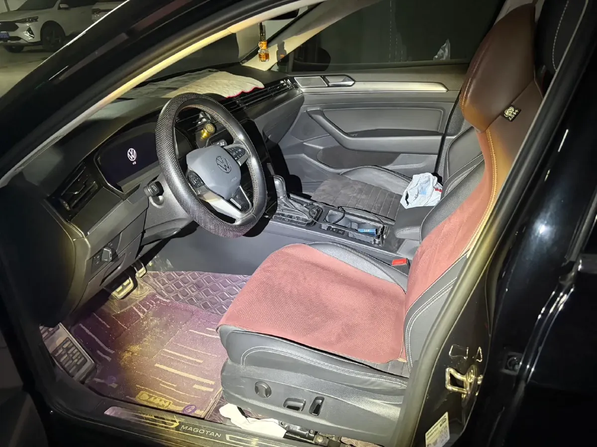 2020 Volkswagen Magotan 2.0T 186HP L4 7DCT,autocango,china used car exporter,china ev exporter,chinese used car exporter,chinese used ev exporter