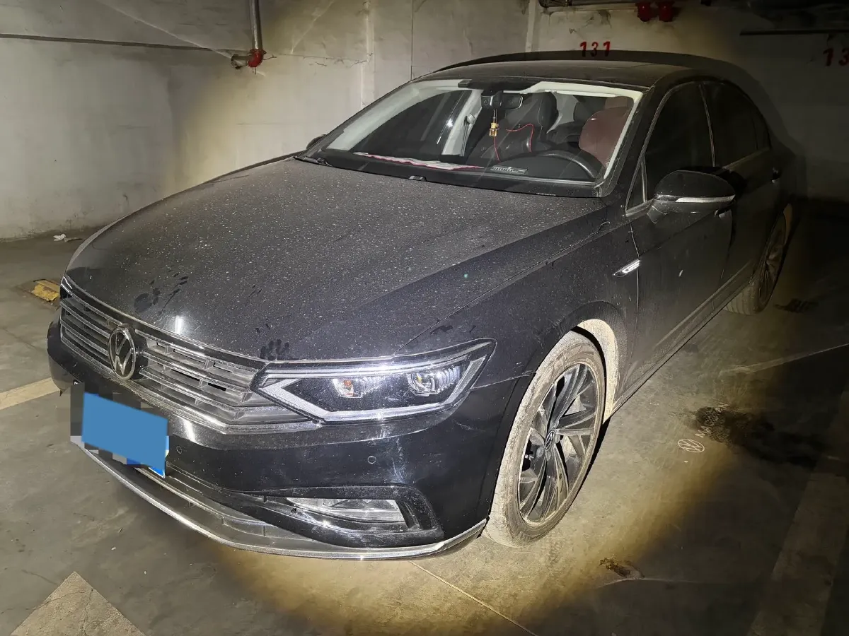 2020 Volkswagen Magotan 2.0T 186HP L4 7DCT,autocango,china used car exporter,china ev exporter,chinese used car exporter,chinese used ev exporter