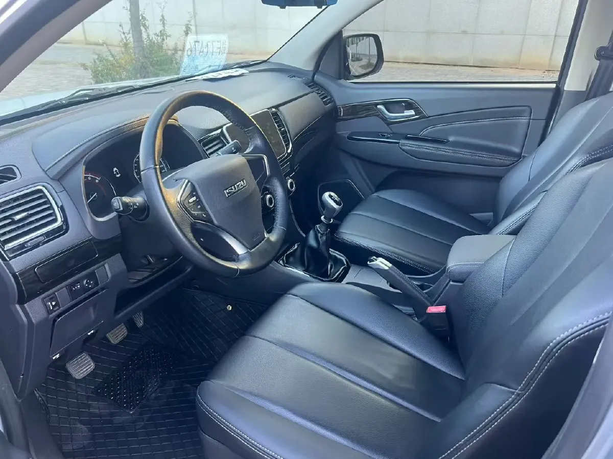 2020 Isuzu LingTuo 2.5T 150HP L4 6MT,autocango,china used car exporter,china ev exporter,chinese used car exporter,chinese used ev exporter