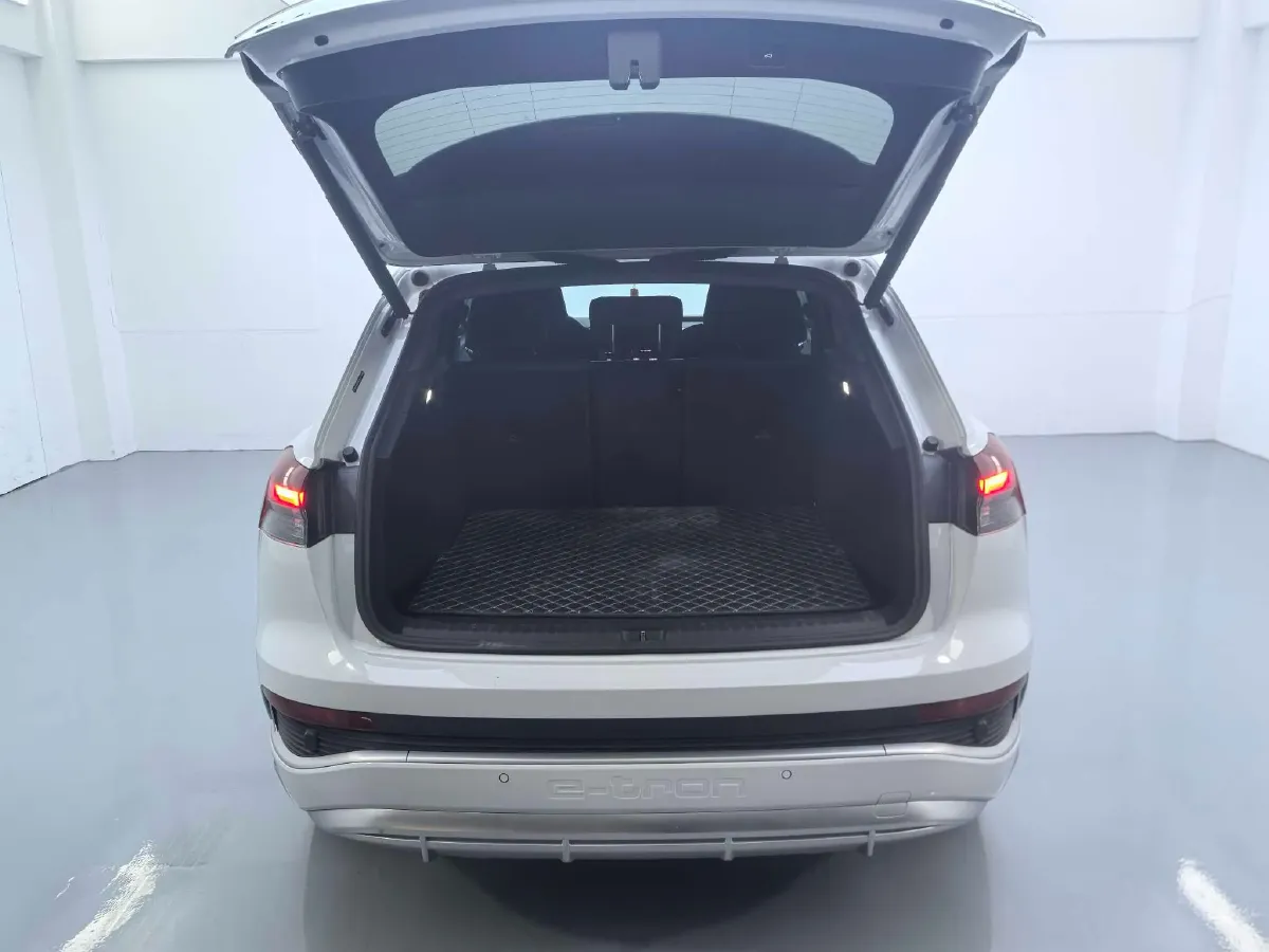 2023 Audi Q4 e-tron BEV 84.8KWH,autocango,china used car exporter,china ev exporter,chinese used car exporter,chinese used ev exporter