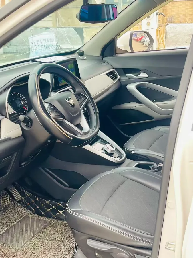 2017 HaiMa S5 Young Edition 1.6L 122HP L4 5MT,autocango,china used car exporter,china ev exporter,chinese used car exporter,chinese used ev exporter