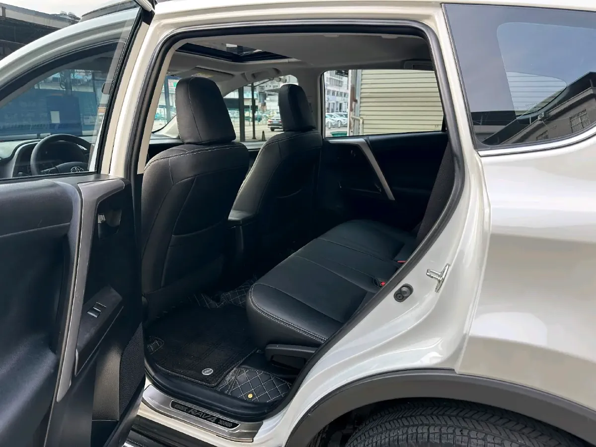 2019 Toyota RAV4 2.0L 151HP L4 CVT,autocango,china used car exporter,china ev exporter,chinese used car exporter,chinese used ev exporter