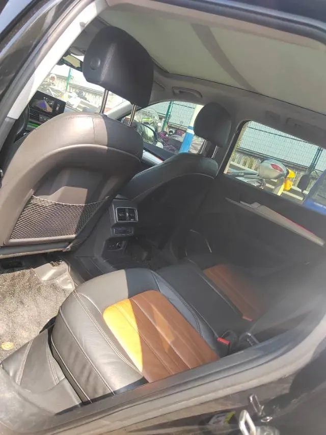 2020 Audi Q5L 2.0T 190HP L4 7DCT,autocango,china used car exporter,china ev exporter,chinese used car exporter,chinese used ev exporter