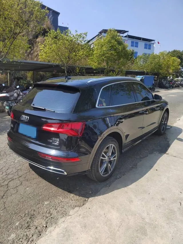 2020 Audi Q5L 2.0T 190HP L4 7DCT,autocango,china used car exporter,china ev exporter,chinese used car exporter,chinese used ev exporter