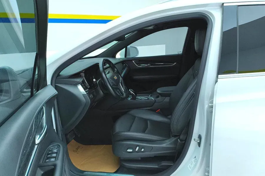 2021 Cadillac XT5 2.0T 237HP L4 9AT,autocango,china used car exporter,china ev exporter,chinese used car exporter,chinese used ev exporter