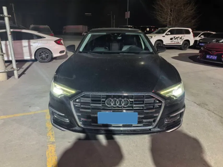 2022 Audi A6L 2.0T 190HP L4 7DCT,autocango,china used car exporter,china ev exporter,chinese used car exporter,chinese used ev exporter