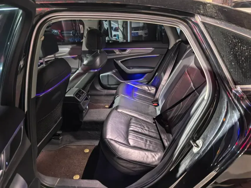 2022 Audi A6L 2.0T 190HP L4 7DCT,autocango,china used car exporter,china ev exporter,chinese used car exporter,chinese used ev exporter