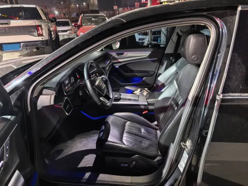 2022 Audi A6L 2.0T 190HP L4 7DCT,autocango,china used car exporter,china ev exporter,chinese used car exporter,chinese used ev exporter