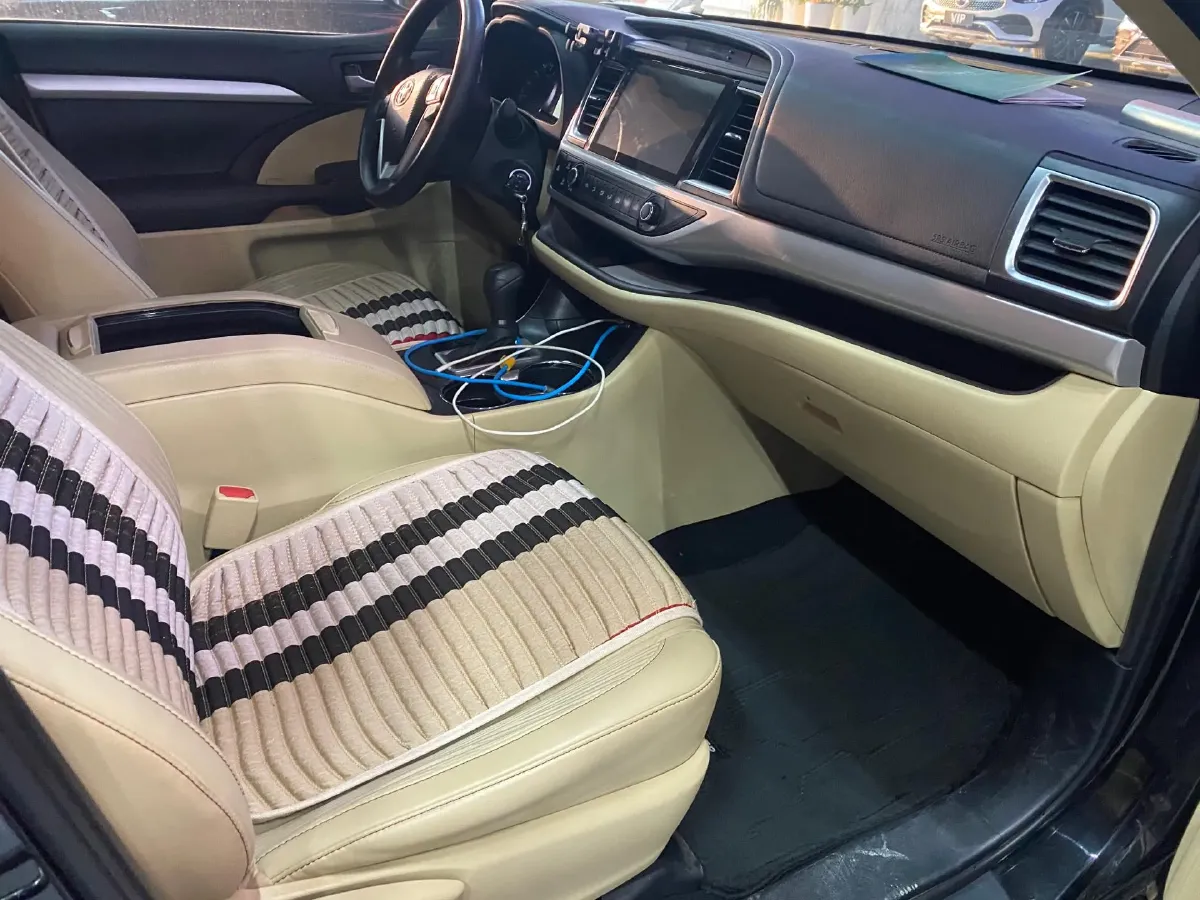 2021 Toyota Highlander 2.0T 220HP L4 6AT,autocango,china used car exporter,china ev exporter,chinese used car exporter,chinese used ev exporter