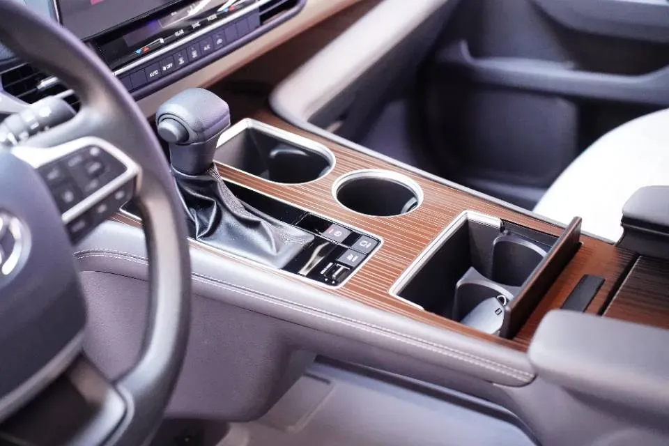 2024 Toyota Sienna 2.5L 189HP L4 E-CVT Hybrid,autocango,china used car exporter,china ev exporter,chinese used car exporter,chinese used ev exporter