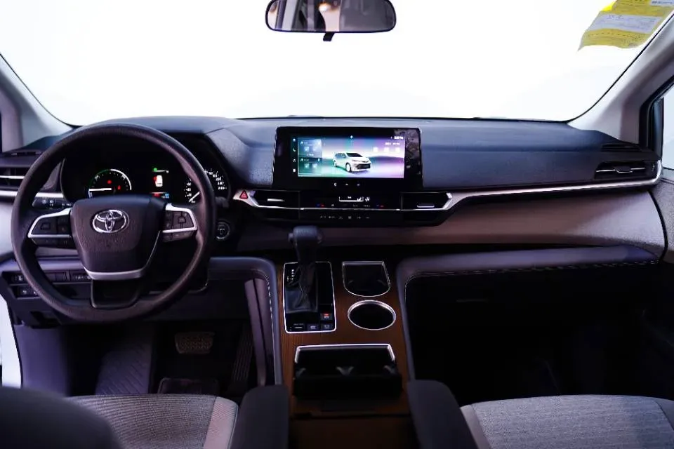 2024 Toyota Sienna 2.5L 189HP L4 E-CVT Hybrid,autocango,china used car exporter,china ev exporter,chinese used car exporter,chinese used ev exporter