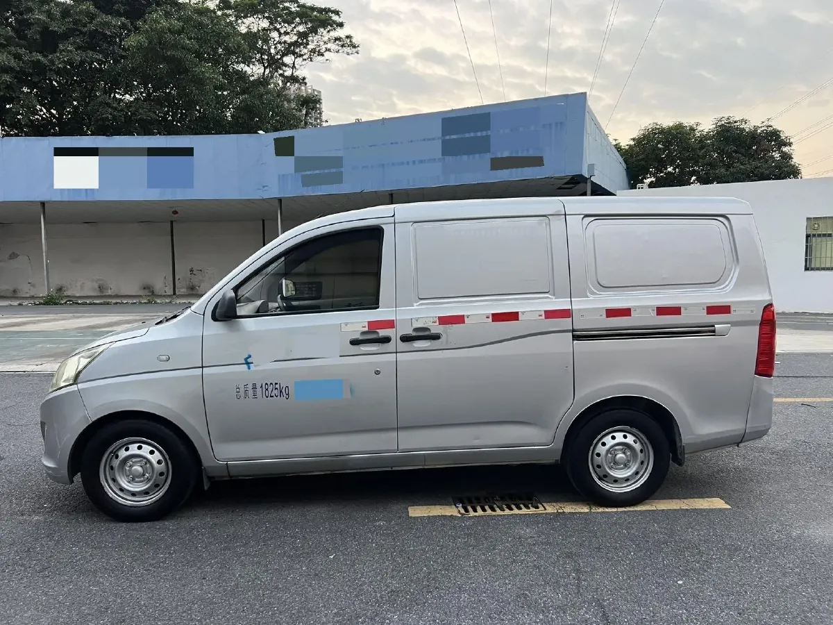 2019 WuLing RongGuang V 1.5L 99HP L4 6MT,autocango,china used car exporter,china ev exporter,chinese used car exporter,chinese used ev exporter