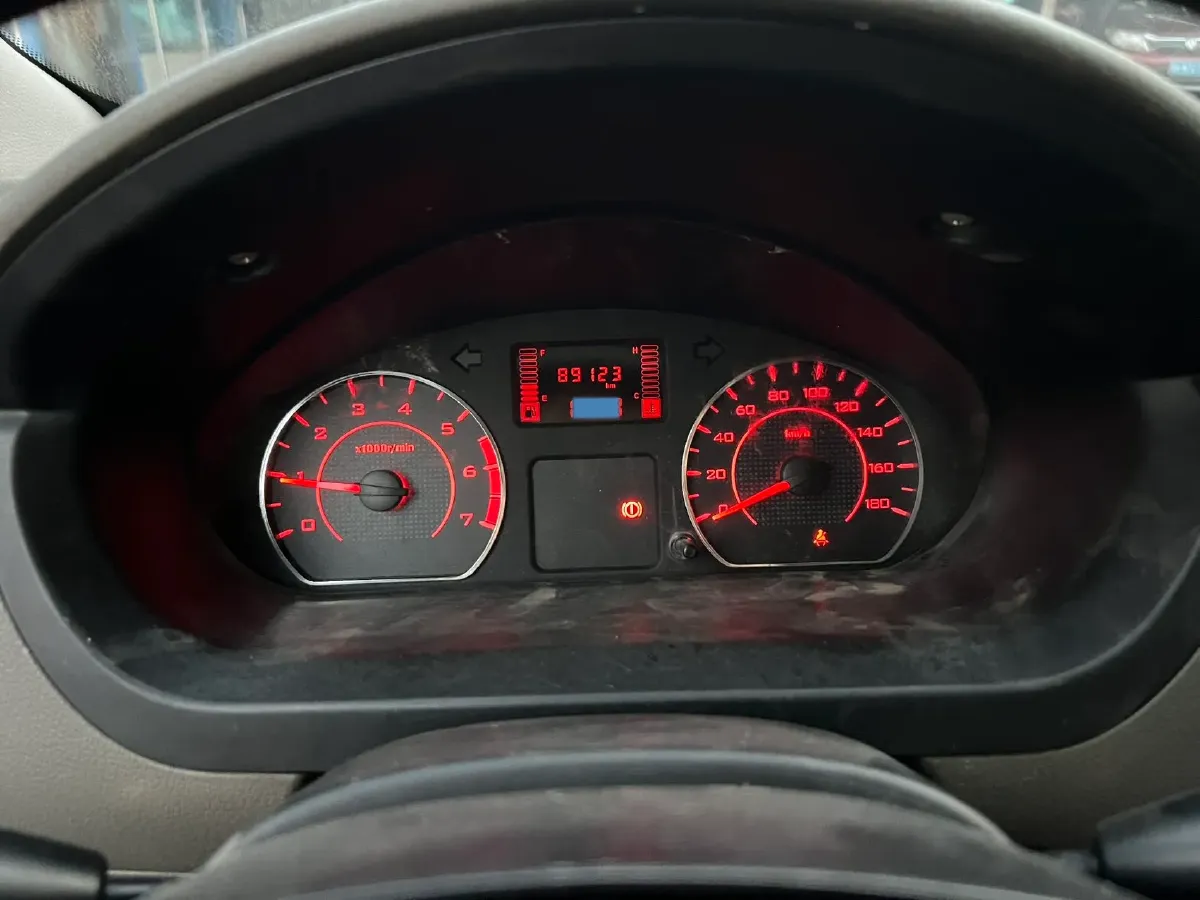 2019 WuLing RongGuang V 1.5L 99HP L4 6MT,autocango,china used car exporter,china ev exporter,chinese used car exporter,chinese used ev exporter