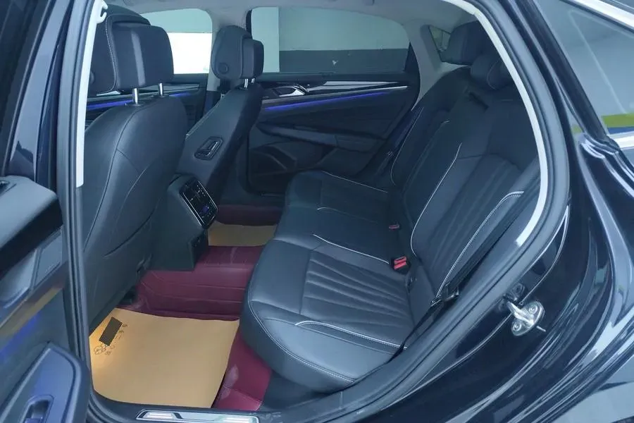 2024 Volkswagen Passat 2.0T 220HP L4 7DCT,autocango,china used car exporter,china ev exporter,chinese used car exporter,chinese used ev exporter