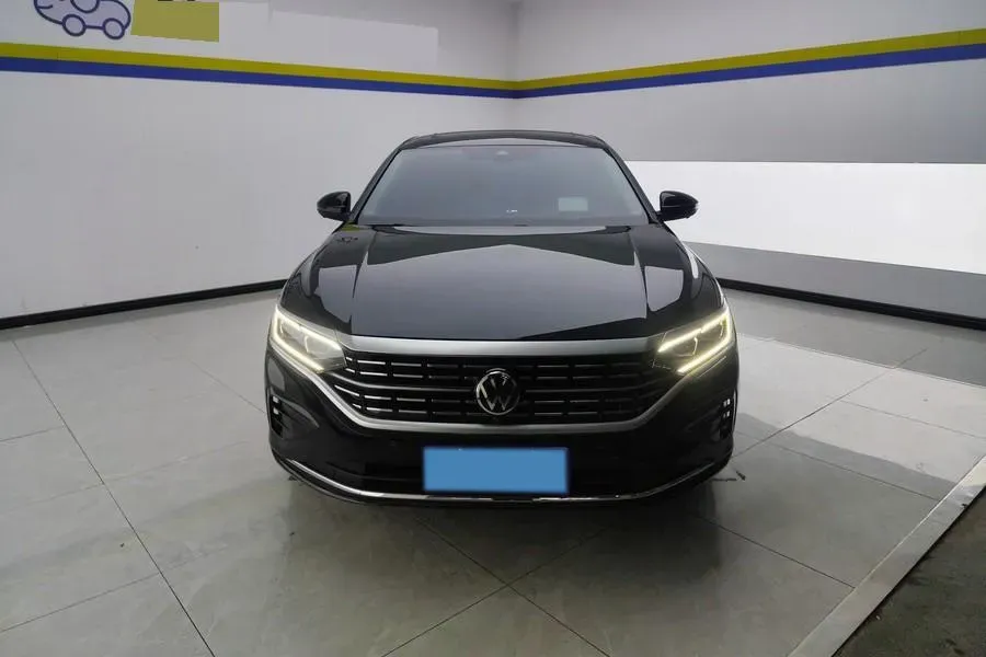 2024 Volkswagen Passat 2.0T 220HP L4 7DCT,autocango,china used car exporter,china ev exporter,chinese used car exporter,chinese used ev exporter