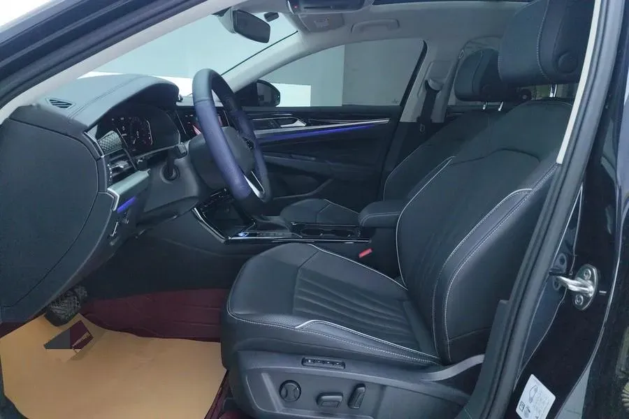 2024 Volkswagen Passat 2.0T 220HP L4 7DCT,autocango,china used car exporter,china ev exporter,chinese used car exporter,chinese used ev exporter