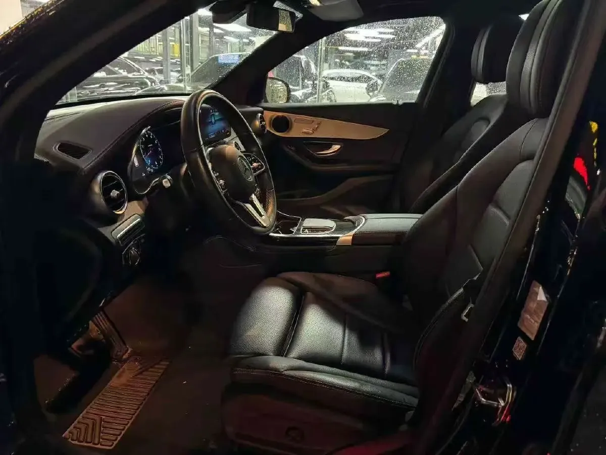 2021 Mercedes-Benz GLC Class 2.0T 197HP L4 9AT,autocango,china used car exporter,china ev exporter,chinese used car exporter,chinese used ev exporter