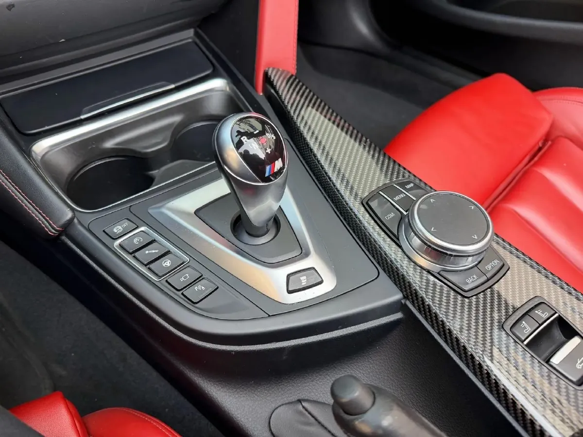 2019 BMW M4 3.0T 450HP L6 7DCT,autocango,china used car exporter,china ev exporter,chinese used car exporter,chinese used ev exporter