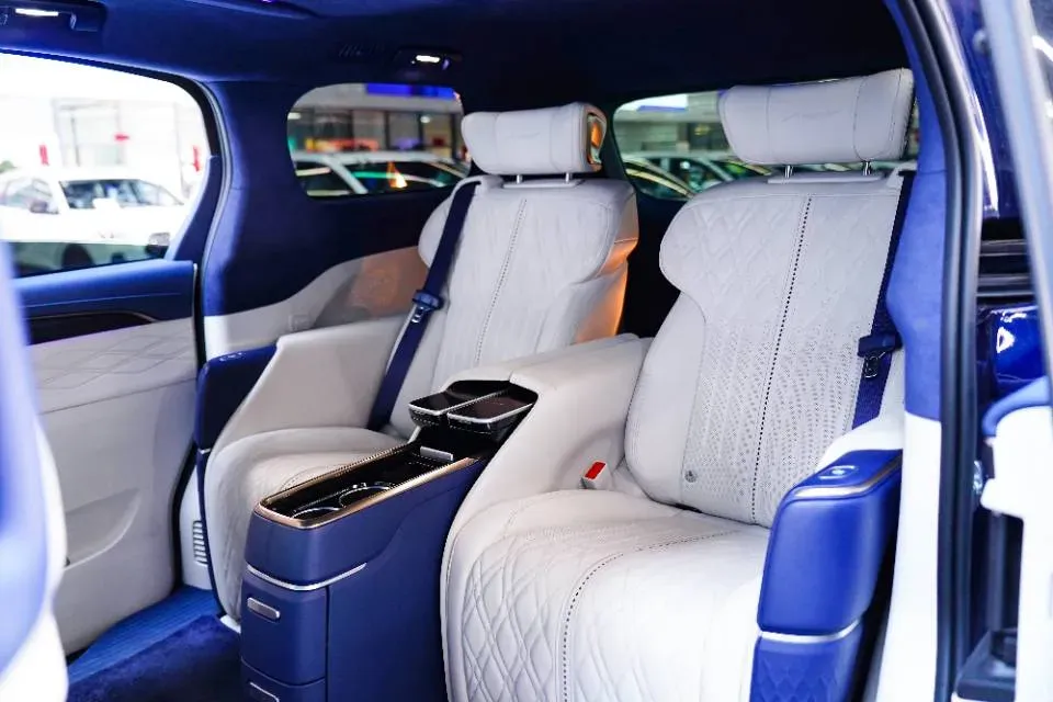 2022 Buick GL8 2.0T 237HP L4 9AT,autocango,china used car exporter,china ev exporter,chinese used car exporter,chinese used ev exporter