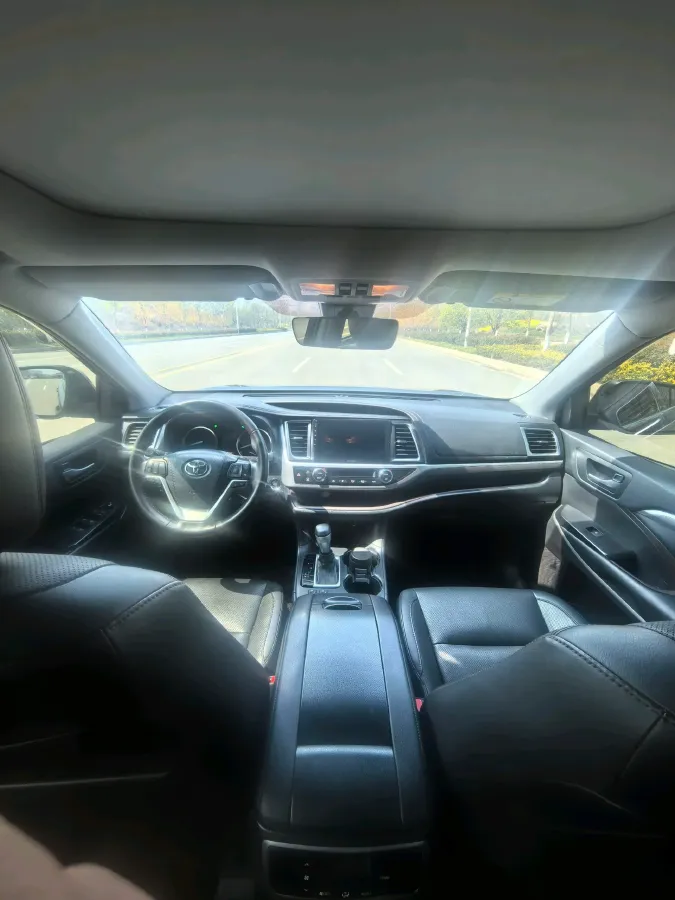 2021 Toyota Highlander 2.0T 220HP L4 6AT,autocango,china used car exporter,china ev exporter,chinese used car exporter,chinese used ev exporter