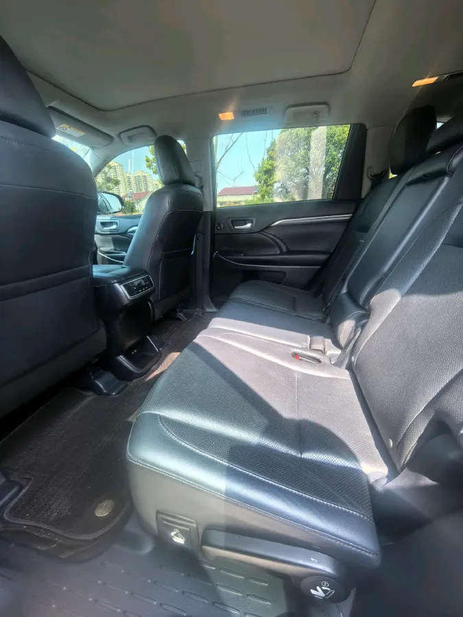 2021 Toyota Highlander 2.0T 220HP L4 6AT,autocango,china used car exporter,china ev exporter,chinese used car exporter,chinese used ev exporter