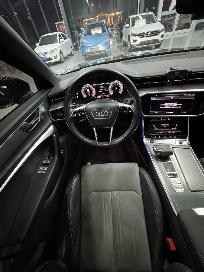 2024 Audi A6L 2.0T 190HP L4 7DCT,autocango,china used car exporter,china ev exporter,chinese used car exporter,chinese used ev exporter