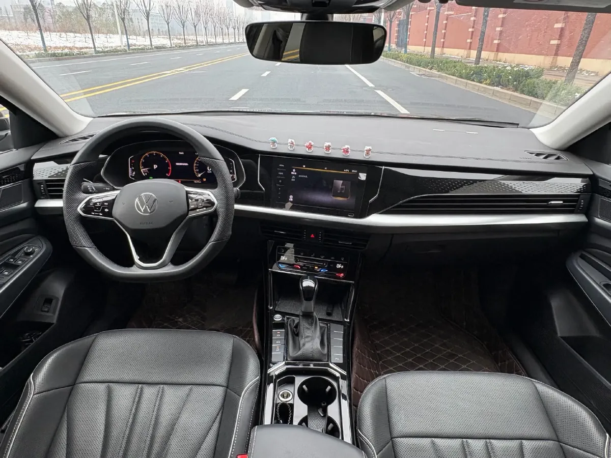 2024 Volkswagen Passat 2.0T 220HP L4 7DCT,autocango,china used car exporter,china ev exporter,chinese used car exporter,chinese used ev exporter