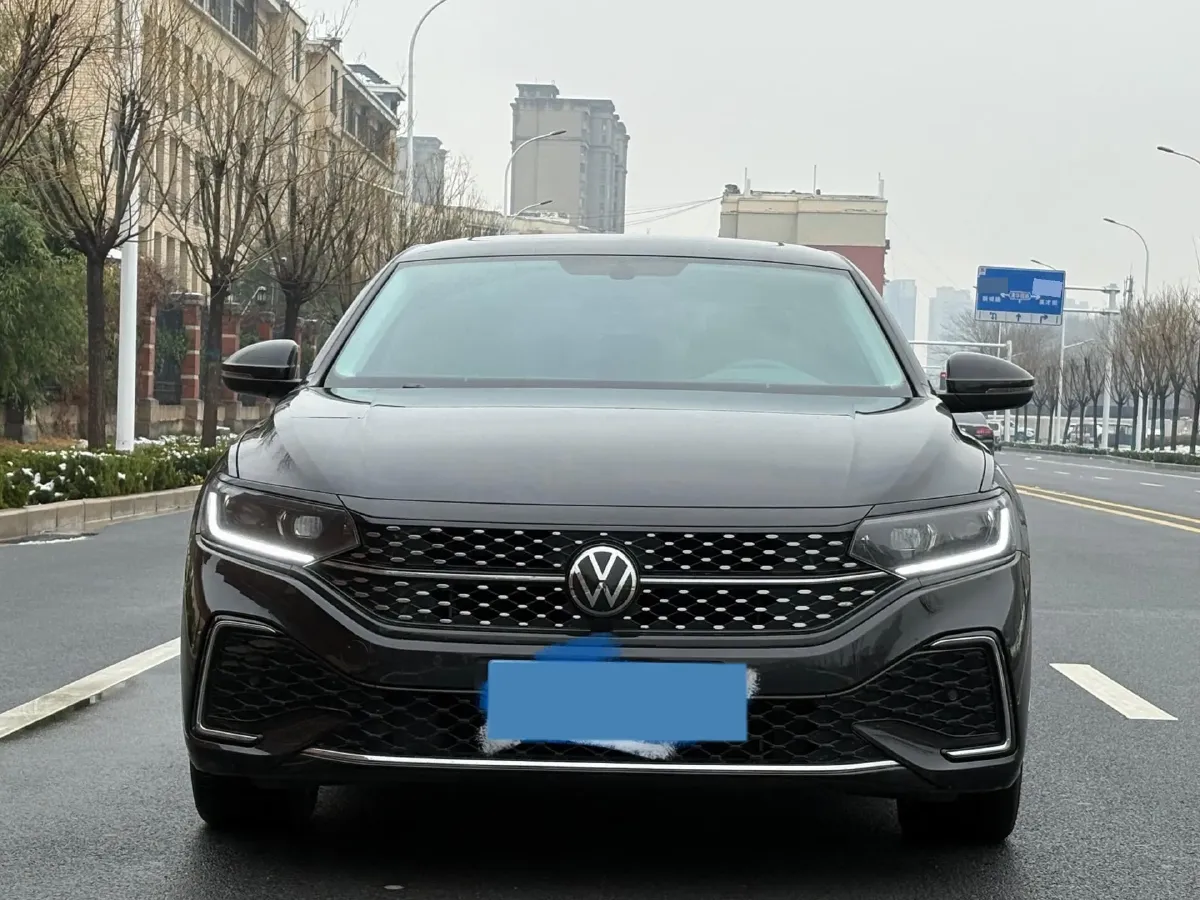2024 Volkswagen Passat 2.0T 220HP L4 7DCT,autocango,china used car exporter,china ev exporter,chinese used car exporter,chinese used ev exporter