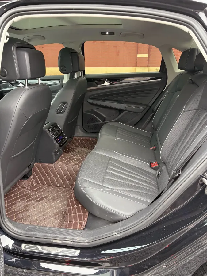 2024 Volkswagen Passat 2.0T 220HP L4 7DCT,autocango,china used car exporter,china ev exporter,chinese used car exporter,chinese used ev exporter