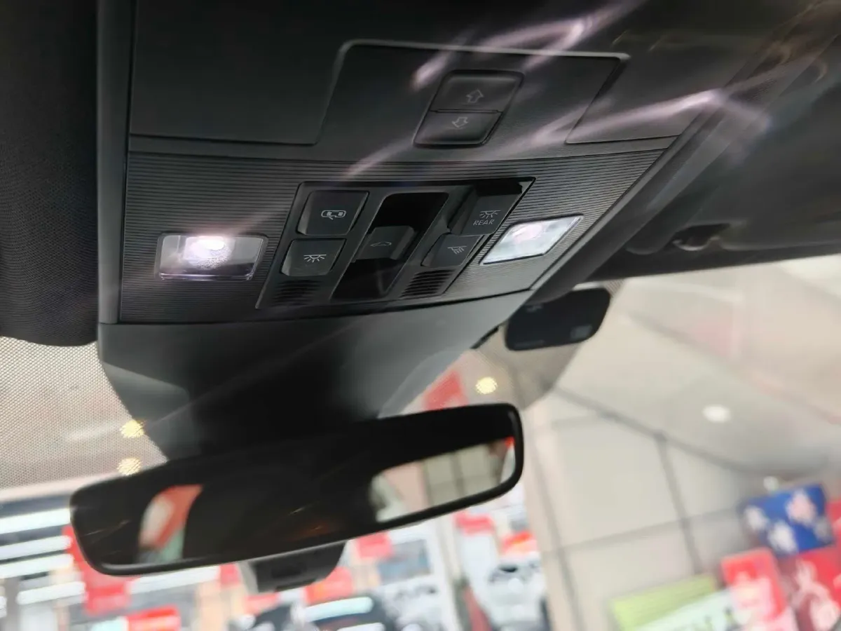 2023 Volkswagen T-Roc 1.5T 160HP L4 7DCT,autocango,china used car exporter,china ev exporter,chinese used car exporter,chinese used ev exporter