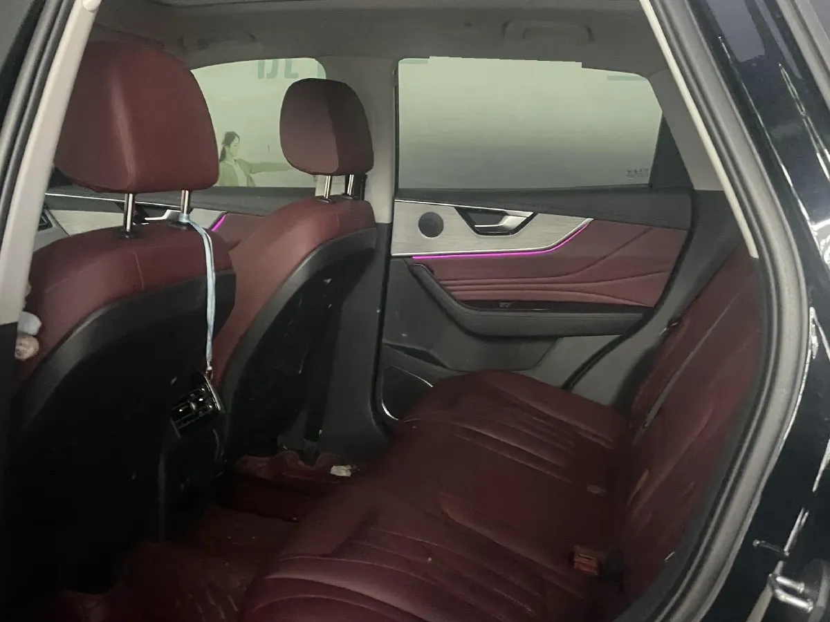 2025 HongQi HS5 2.0T 252HP L4 8AT,autocango,china used car exporter,china ev exporter,chinese used car exporter,chinese used ev exporter