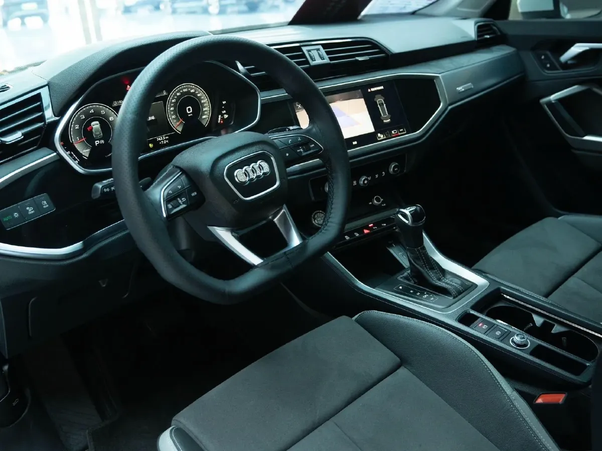 2023 Audi Q3 1.4T 150HP L4 7DCT,autocango,china used car exporter,china ev exporter,chinese used car exporter,chinese used ev exporter