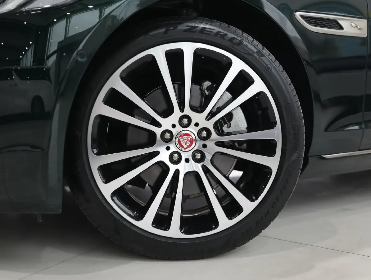 2024 Jaguar XFL 2.0T 250HP L4 8AT,autocango,china used car exporter,china ev exporter,chinese used car exporter,chinese used ev exporter