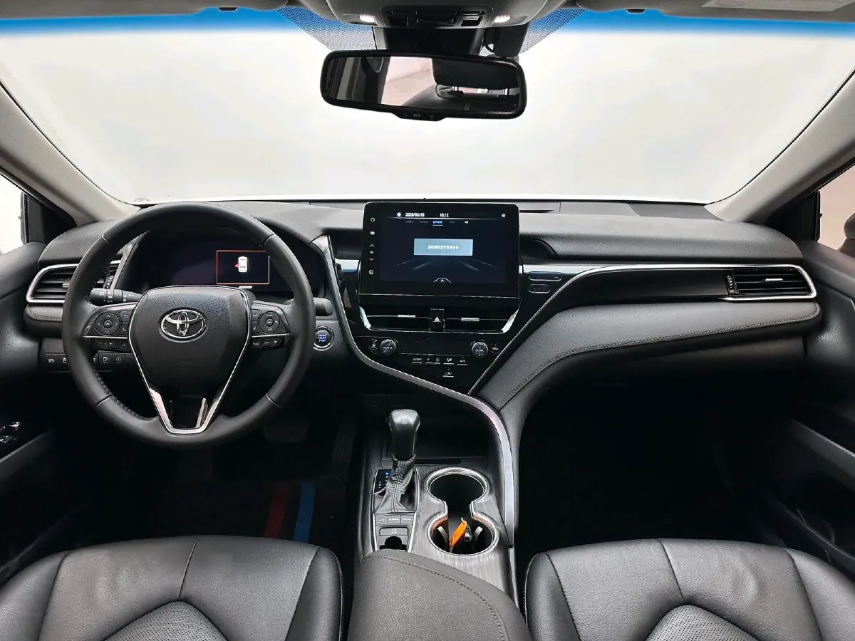 2021 Toyota Camry 2.5L 209HP L4 8AT,autocango,china used car exporter,china ev exporter,chinese used car exporter,chinese used ev exporter