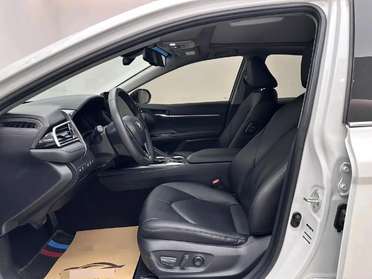 2021 Toyota Camry 2.5L 209HP L4 8AT,autocango,china used car exporter,china ev exporter,chinese used car exporter,chinese used ev exporter