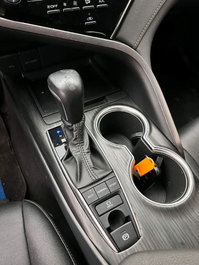 2021 Toyota Camry 2.5L 209HP L4 8AT,autocango,china used car exporter,china ev exporter,chinese used car exporter,chinese used ev exporter