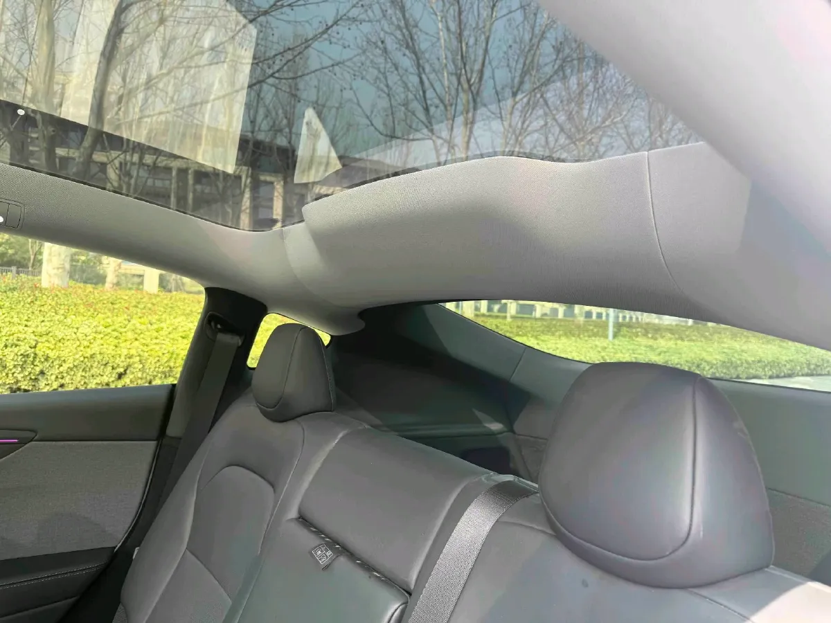 2025 Tesla Model Y BEV 62.5KWH,autocango,china used car exporter,china ev exporter,chinese used car exporter,chinese used ev exporter