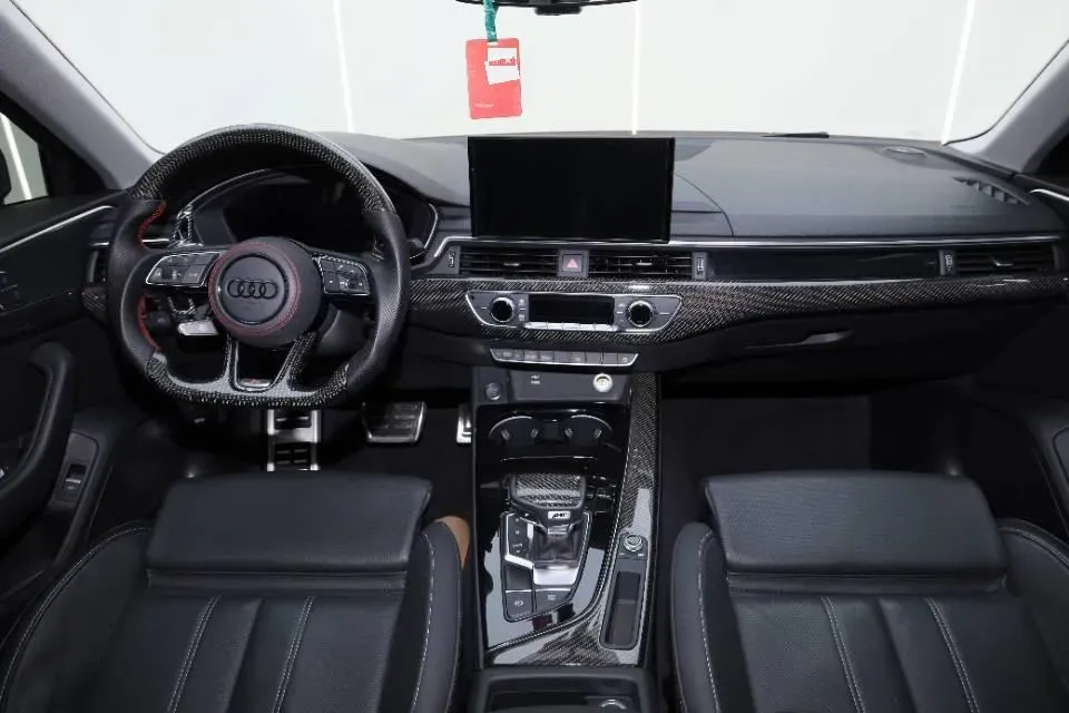 2023 Audi A4L 2.0T 190HP L4 7DCT,autocango,china used car exporter,china ev exporter,chinese used car exporter,chinese used ev exporter