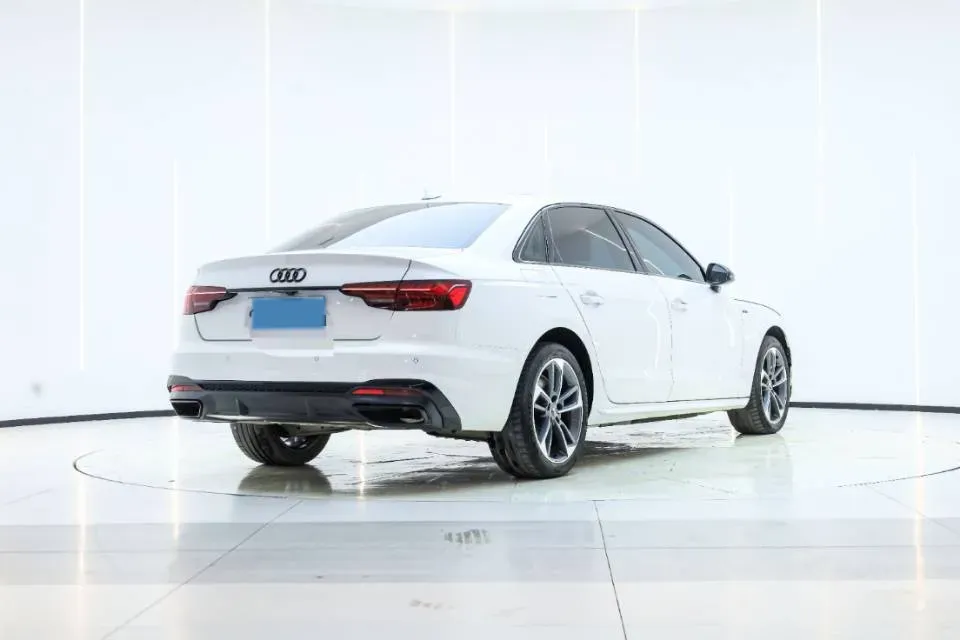 2023 Audi A4L 2.0T 190HP L4 7DCT,autocango,china used car exporter,china ev exporter,chinese used car exporter,chinese used ev exporter