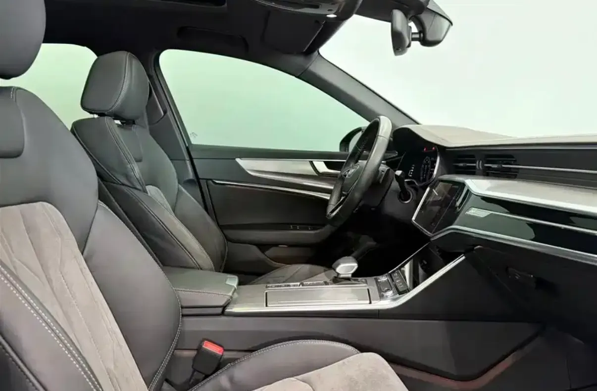 2020 Audi A6L 2.0T 224HP L4 7DCT,autocango,china used car exporter,china ev exporter,chinese used car exporter,chinese used ev exporter