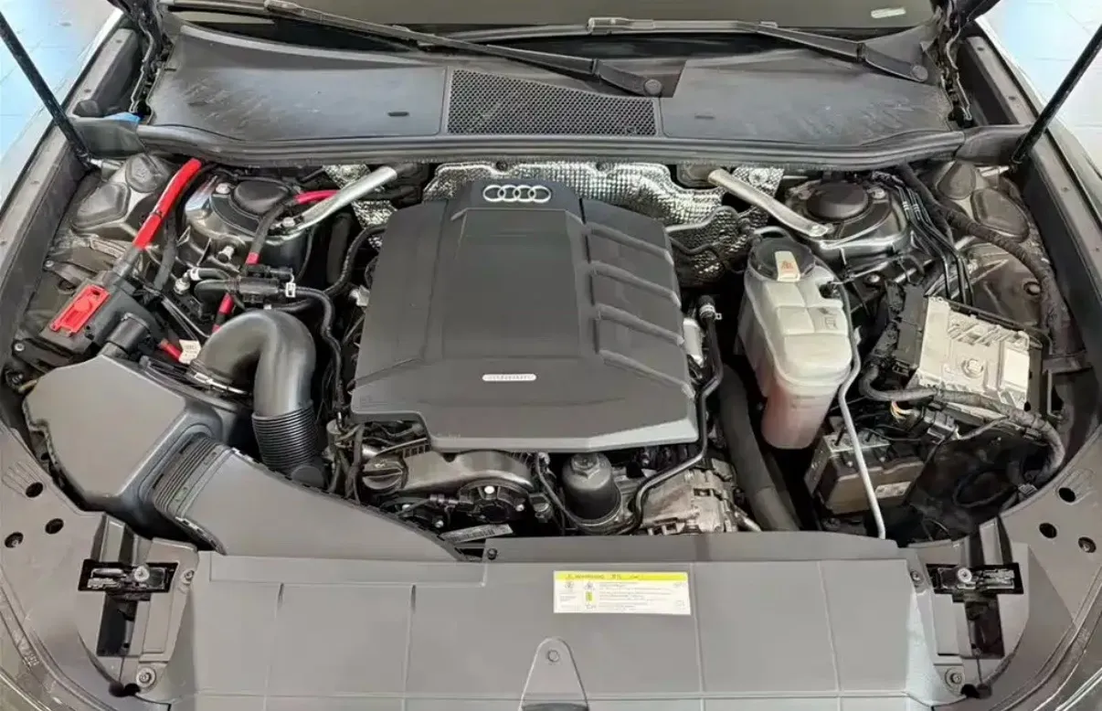 2020 Audi A6L 2.0T 224HP L4 7DCT,autocango,china used car exporter,china ev exporter,chinese used car exporter,chinese used ev exporter